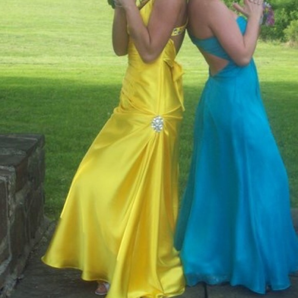 Yellow prom gown